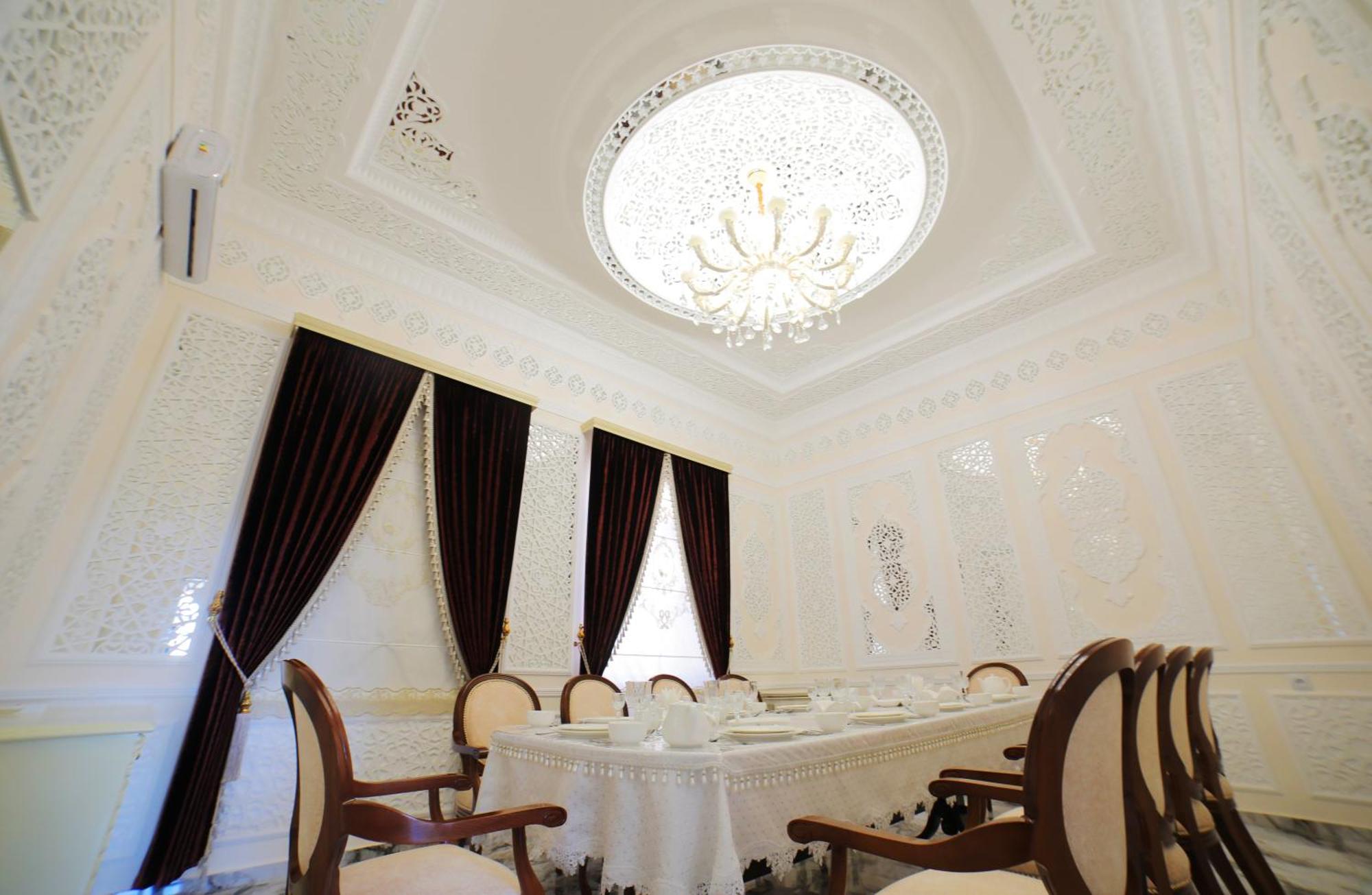 Bravolyuks Hotel Ургенч Екстер'єр фото