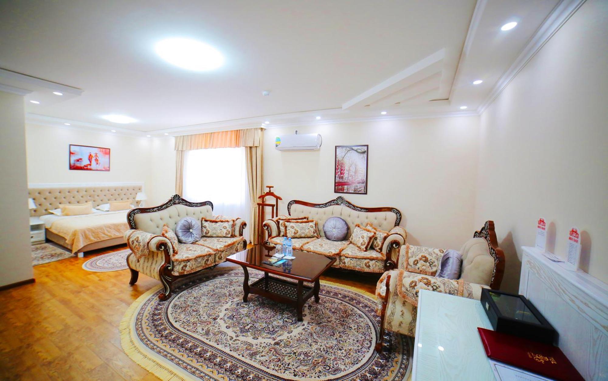 Bravolyuks Hotel Ургенч Екстер'єр фото