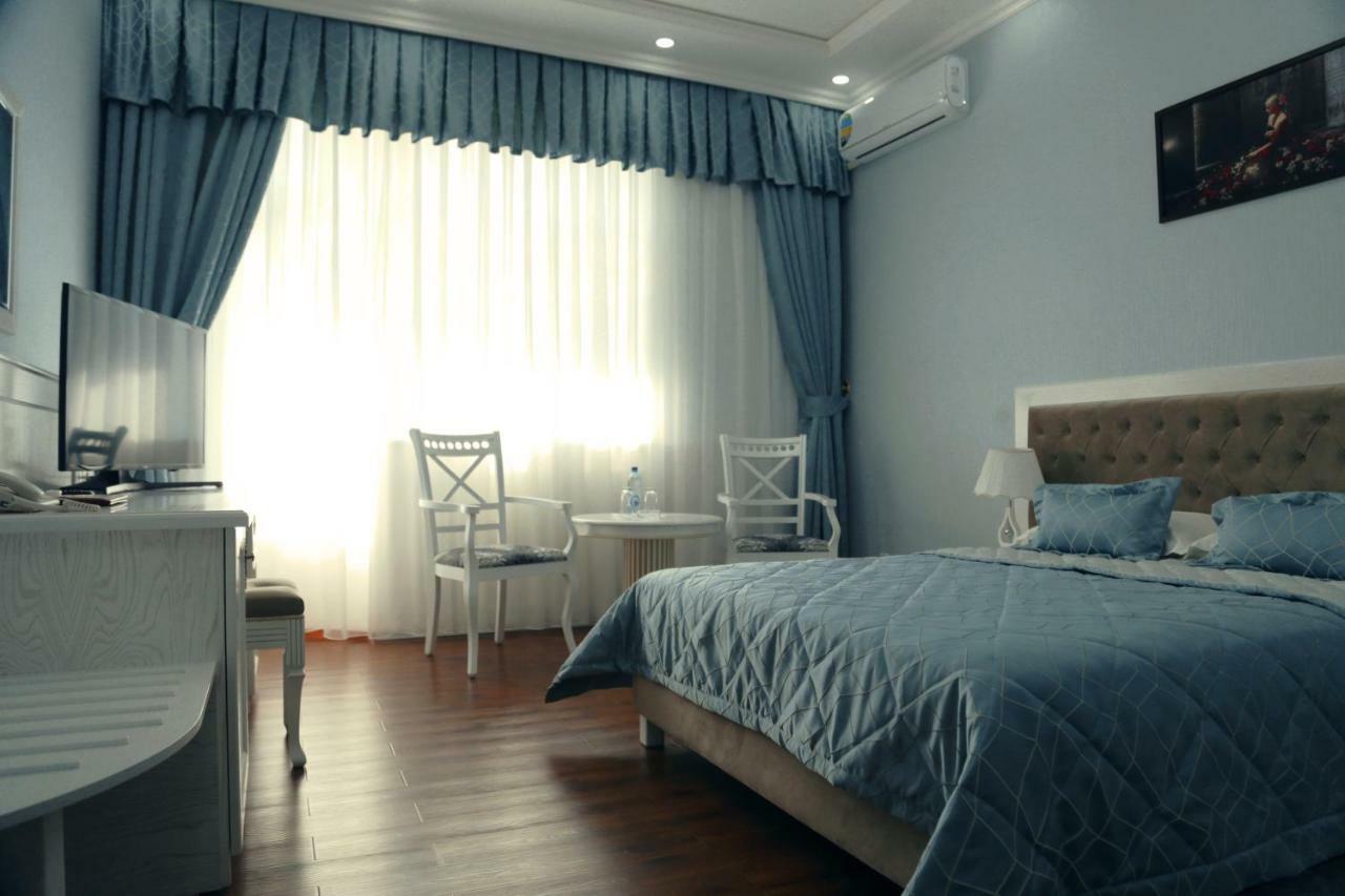 Bravolyuks Hotel Ургенч Екстер'єр фото