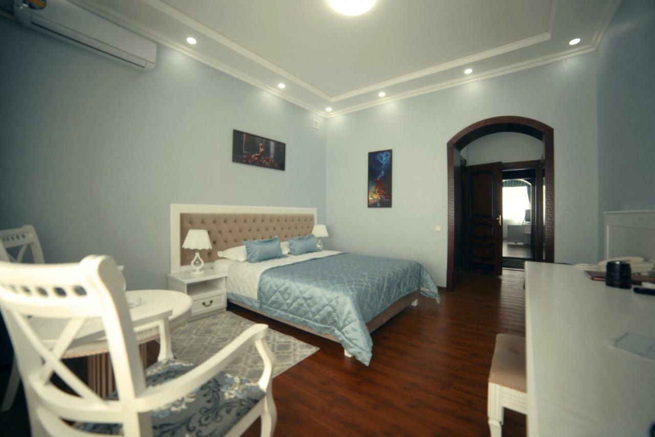 Bravolyuks Hotel Ургенч Екстер'єр фото