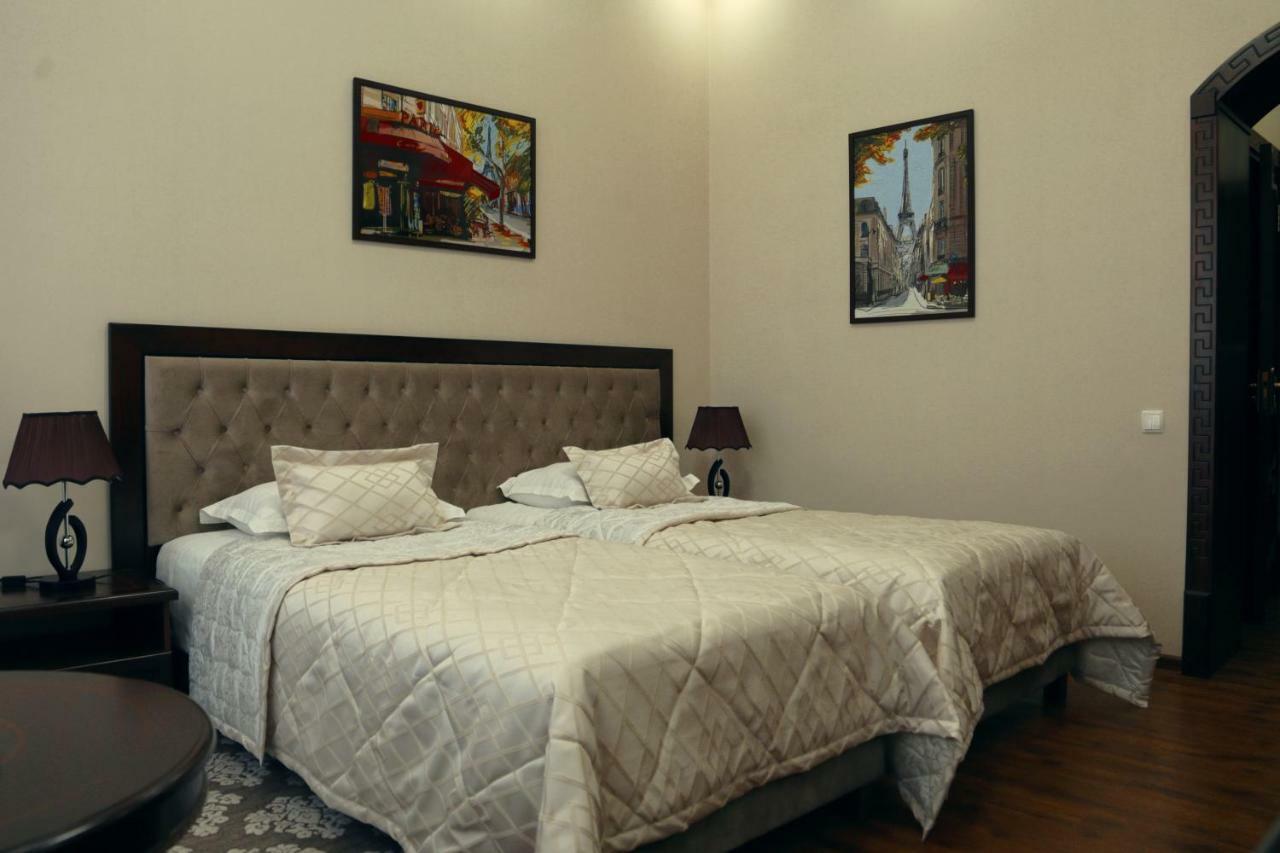 Bravolyuks Hotel Ургенч Екстер'єр фото