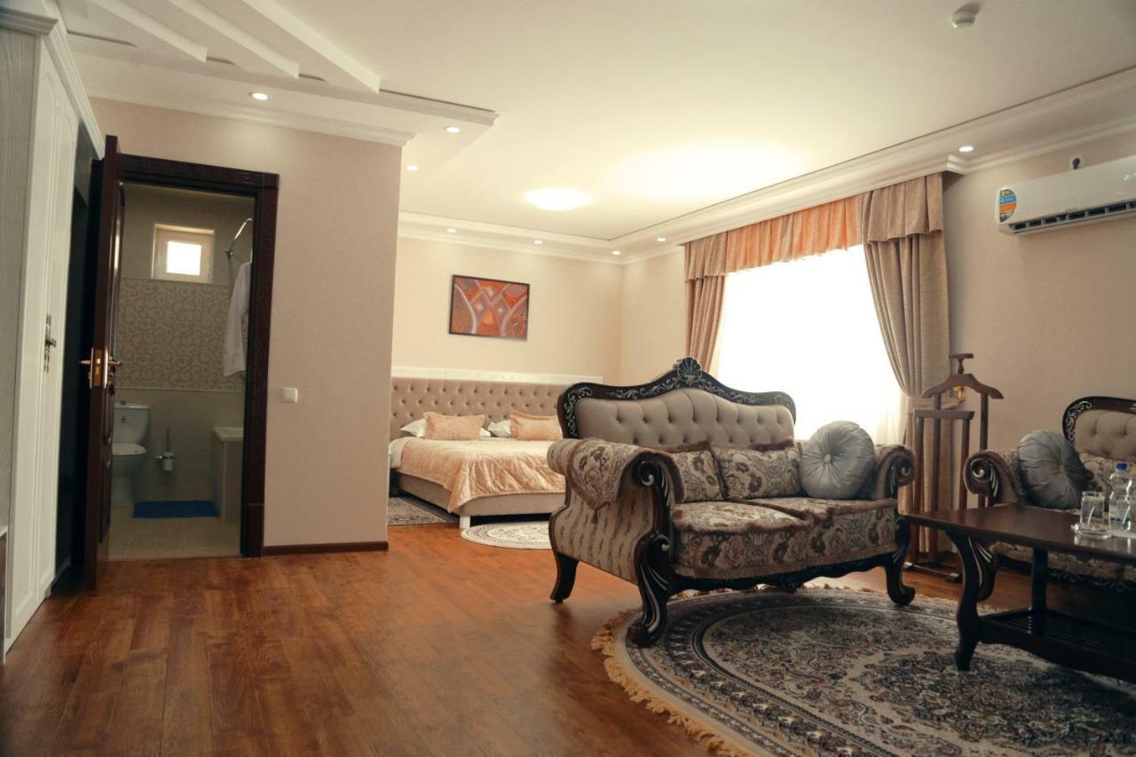 Bravolyuks Hotel Ургенч Екстер'єр фото