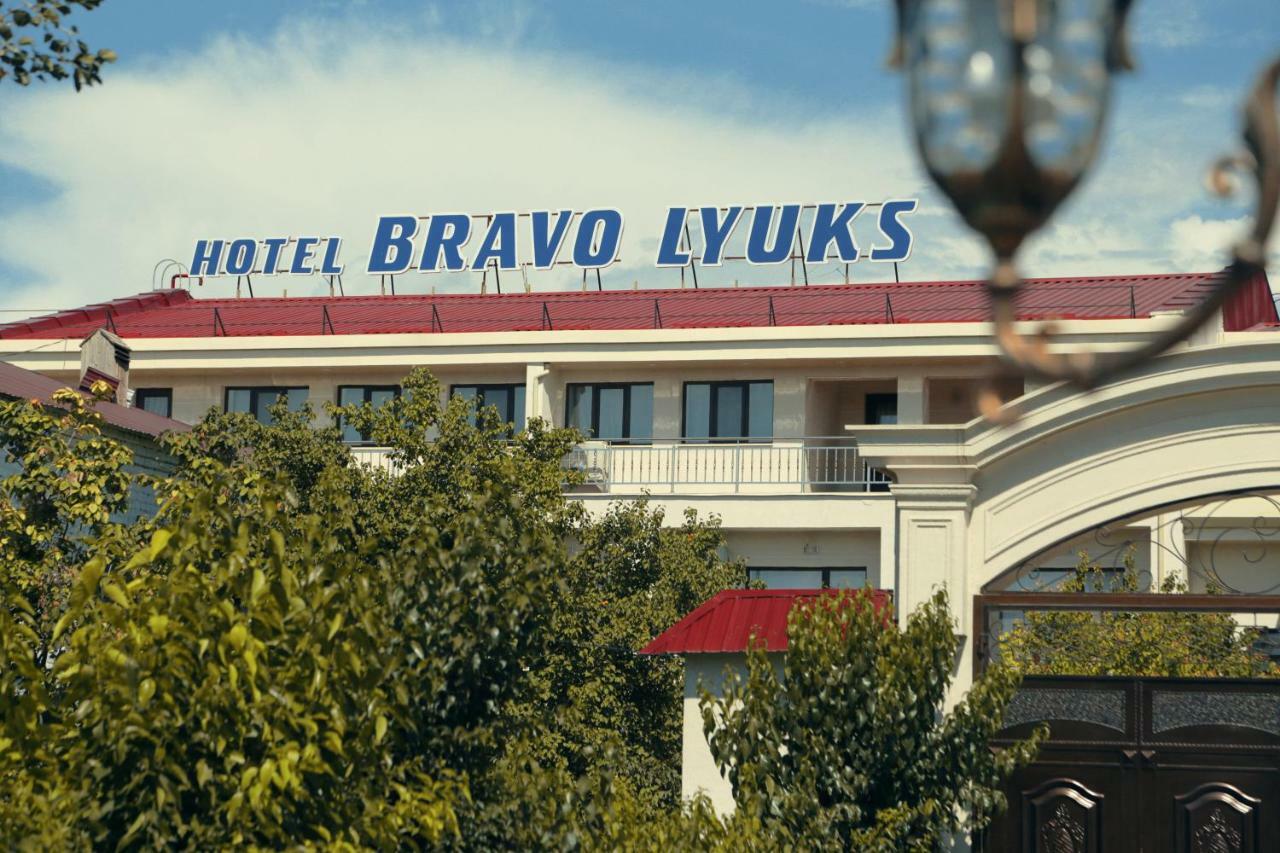 Bravolyuks Hotel Ургенч Екстер'єр фото