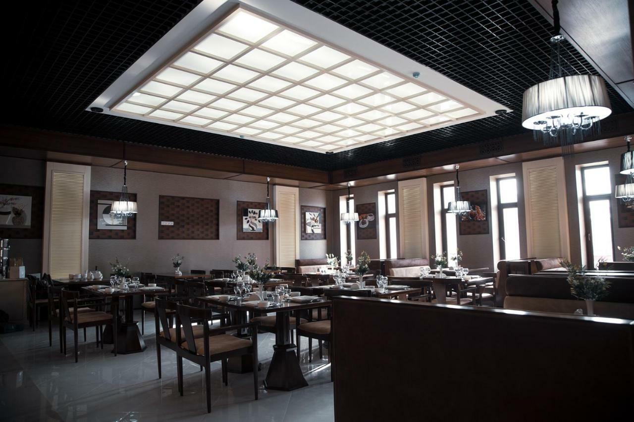 Bravolyuks Hotel Ургенч Екстер'єр фото