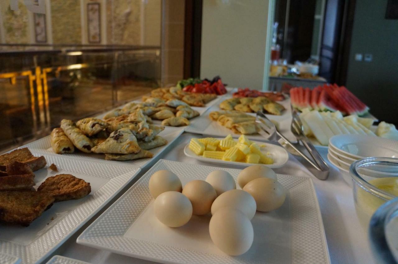 Bravolyuks Hotel Ургенч Екстер'єр фото
