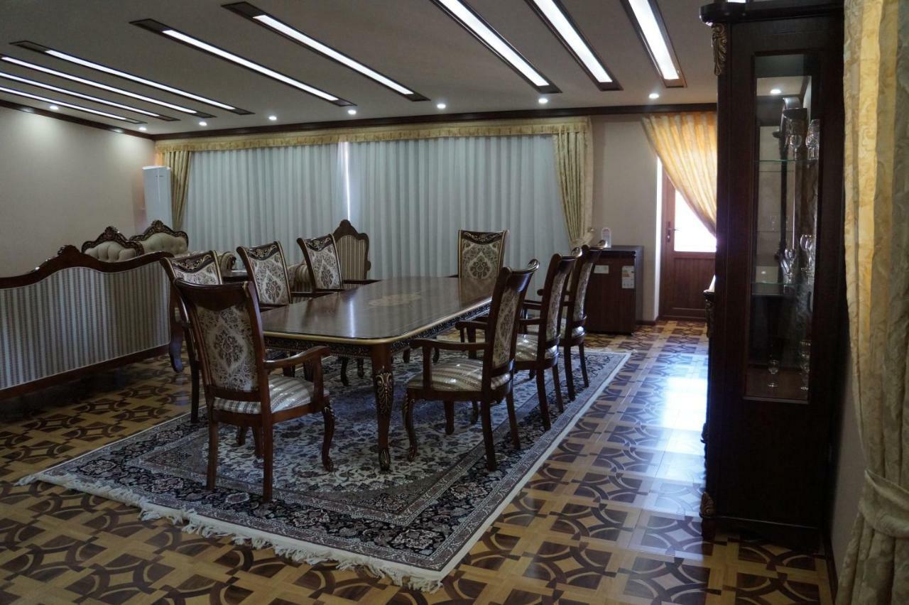 Bravolyuks Hotel Ургенч Екстер'єр фото