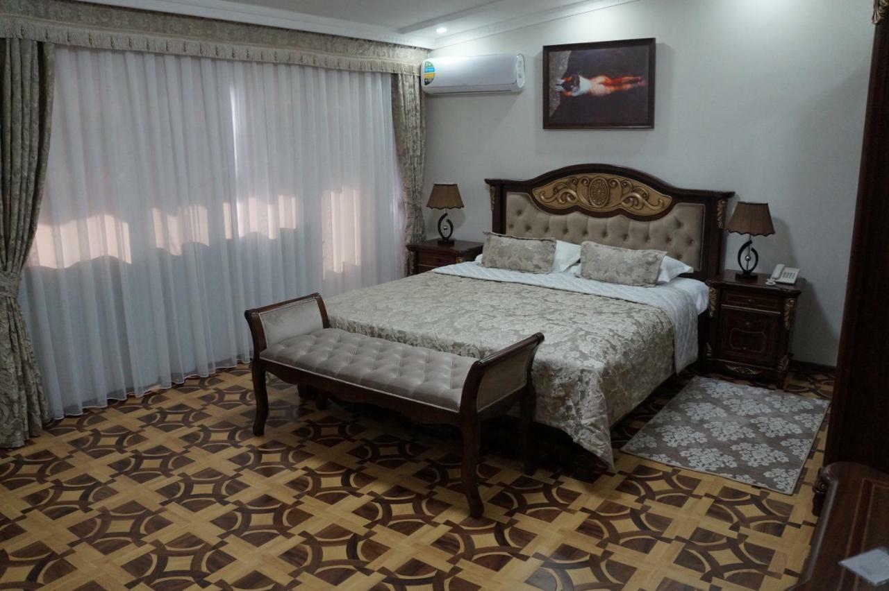 Bravolyuks Hotel Ургенч Екстер'єр фото