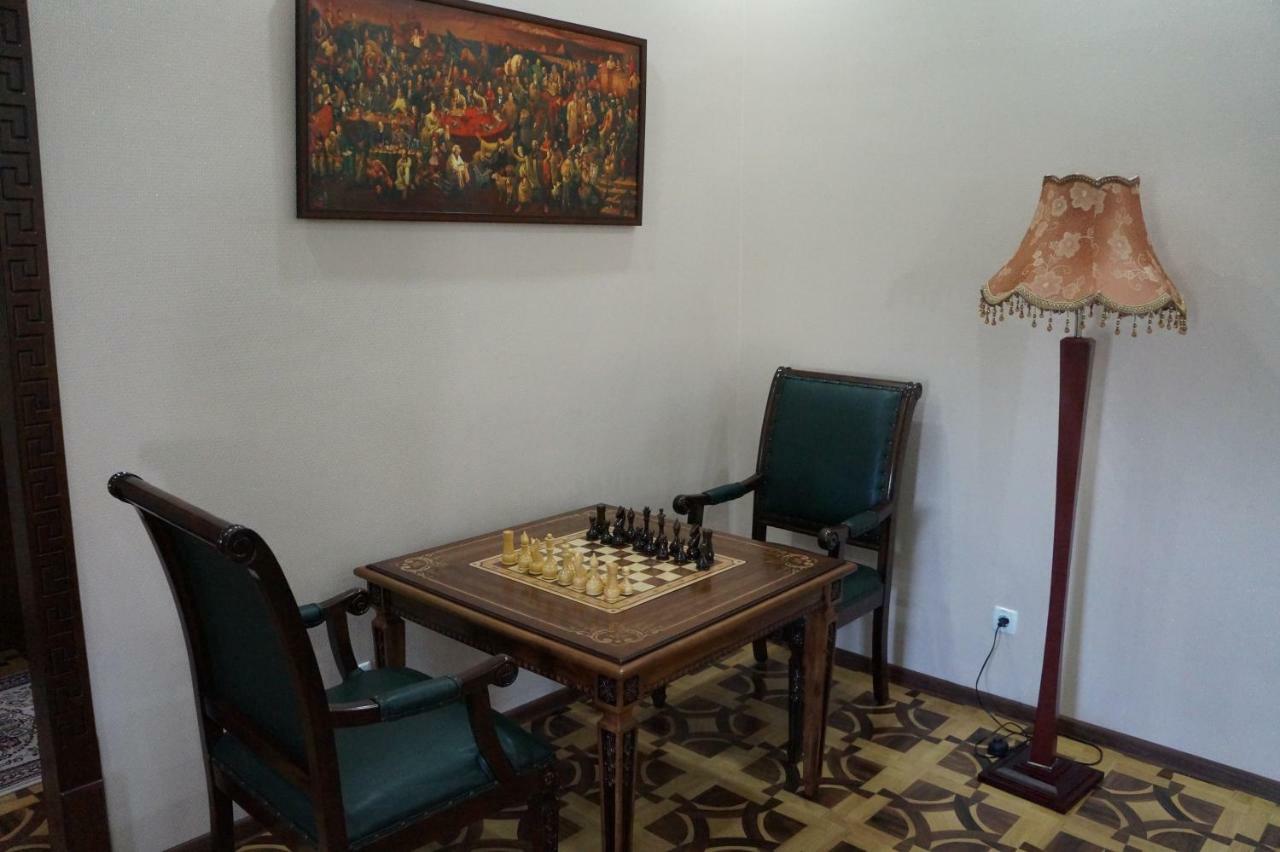 Bravolyuks Hotel Ургенч Екстер'єр фото