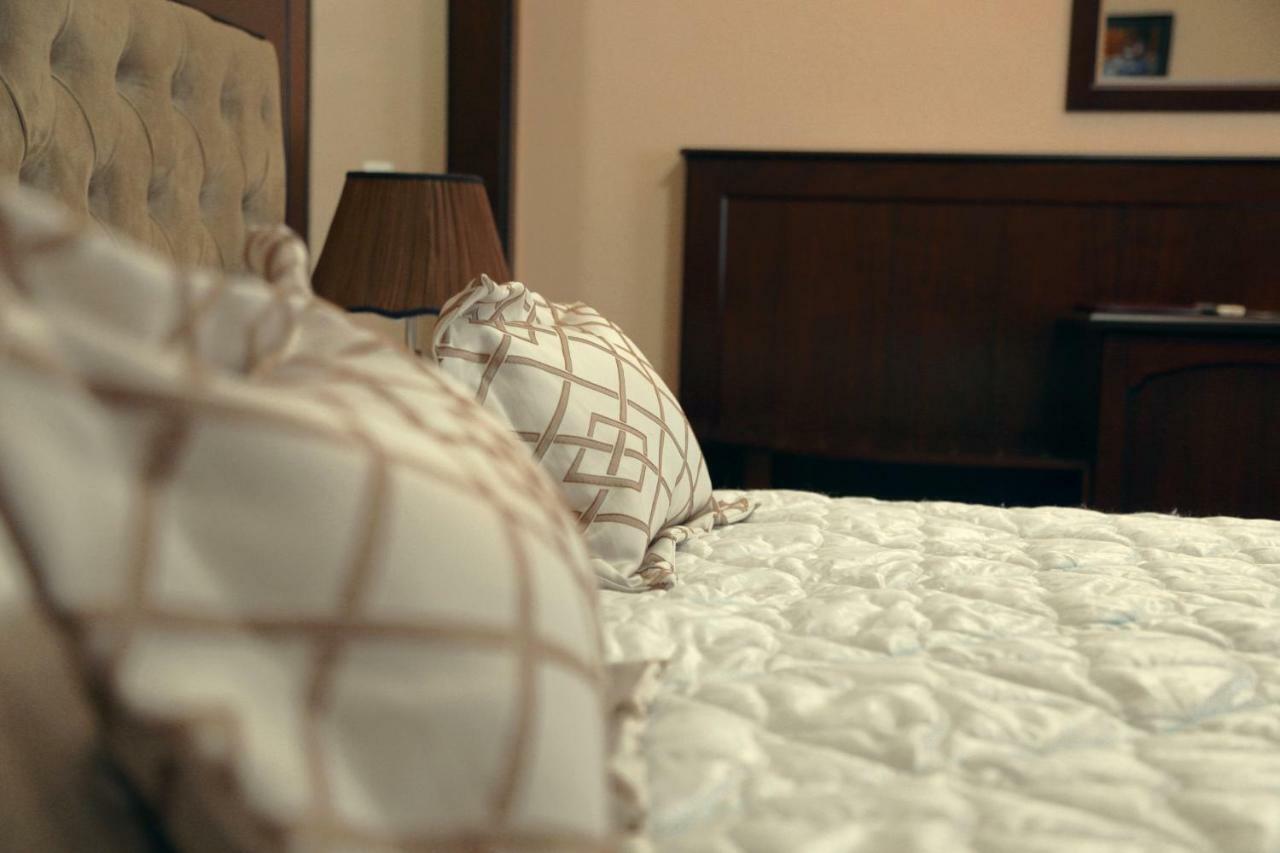 Bravolyuks Hotel Ургенч Екстер'єр фото